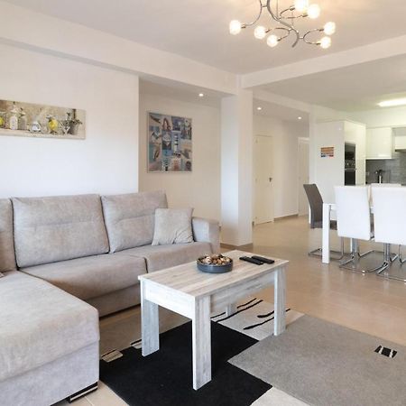 Modern 2 Bedroom Apartment 100 M From The Beach Шабія Екстер'єр фото